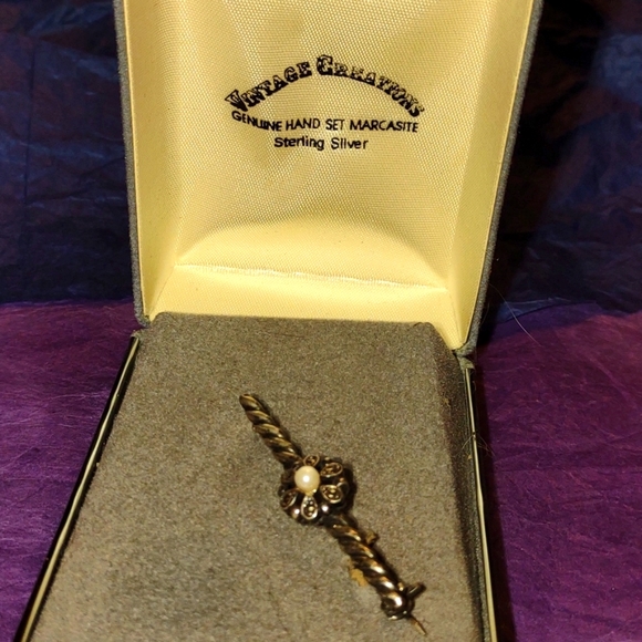 EXQUISITE! Vintage Creations~ sterling silver brooch~hand set Marcasites~Pearl